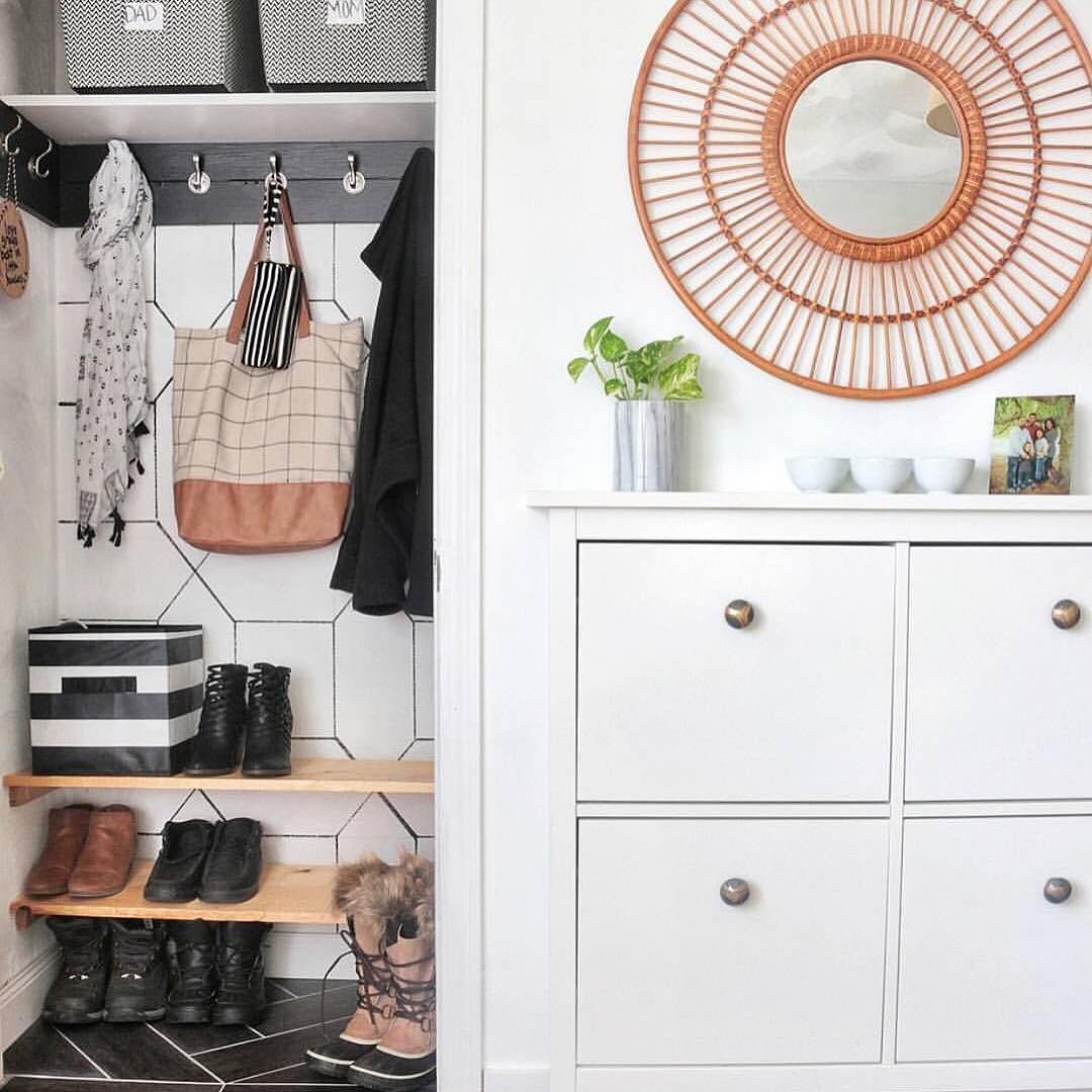 Hallway Closet with Hooks for Purses, Bags, and Scarves. Photo by Instagram user @theaestheticorganizer