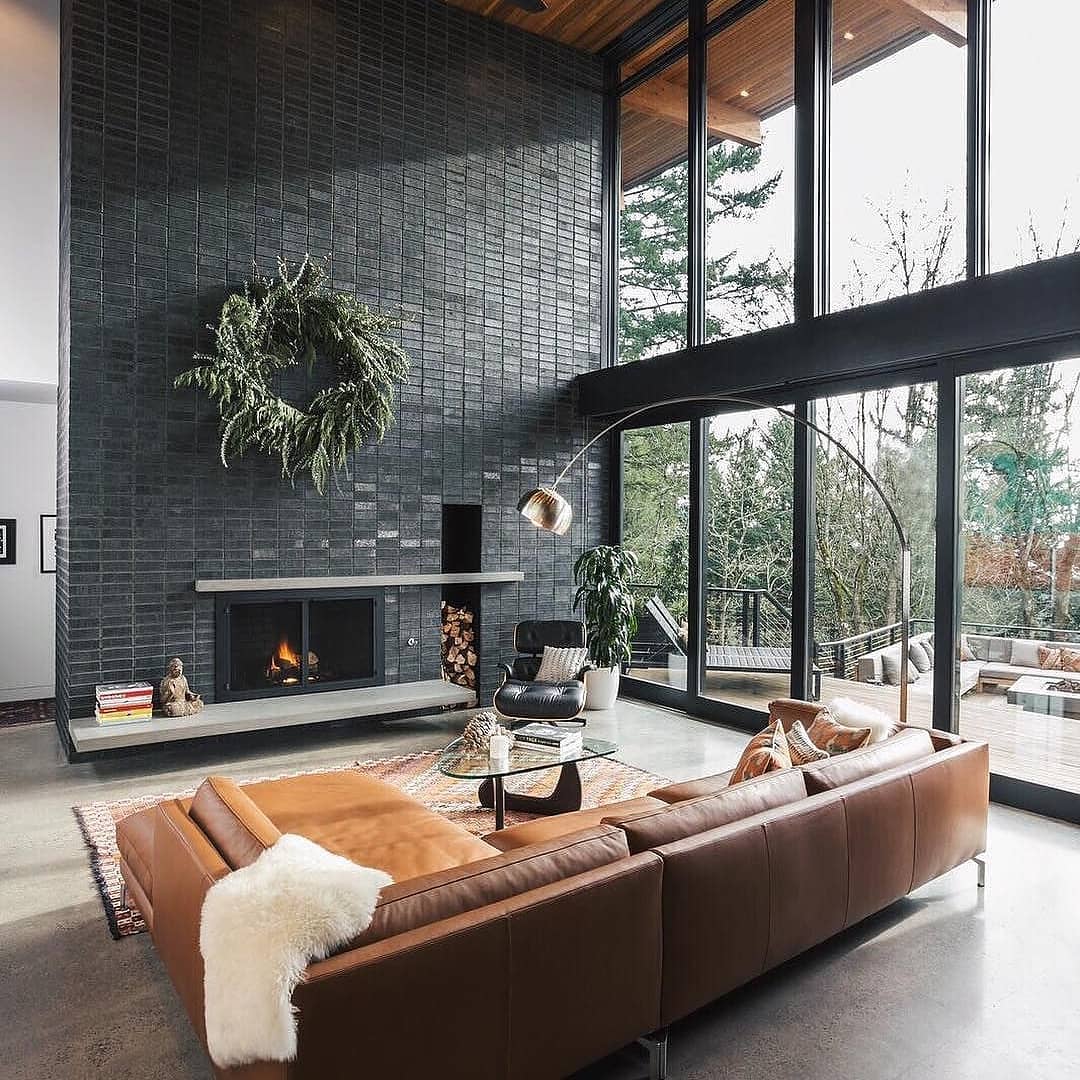 Modern luxury home with large windows for natural light. Photo by Instagram user @archicade