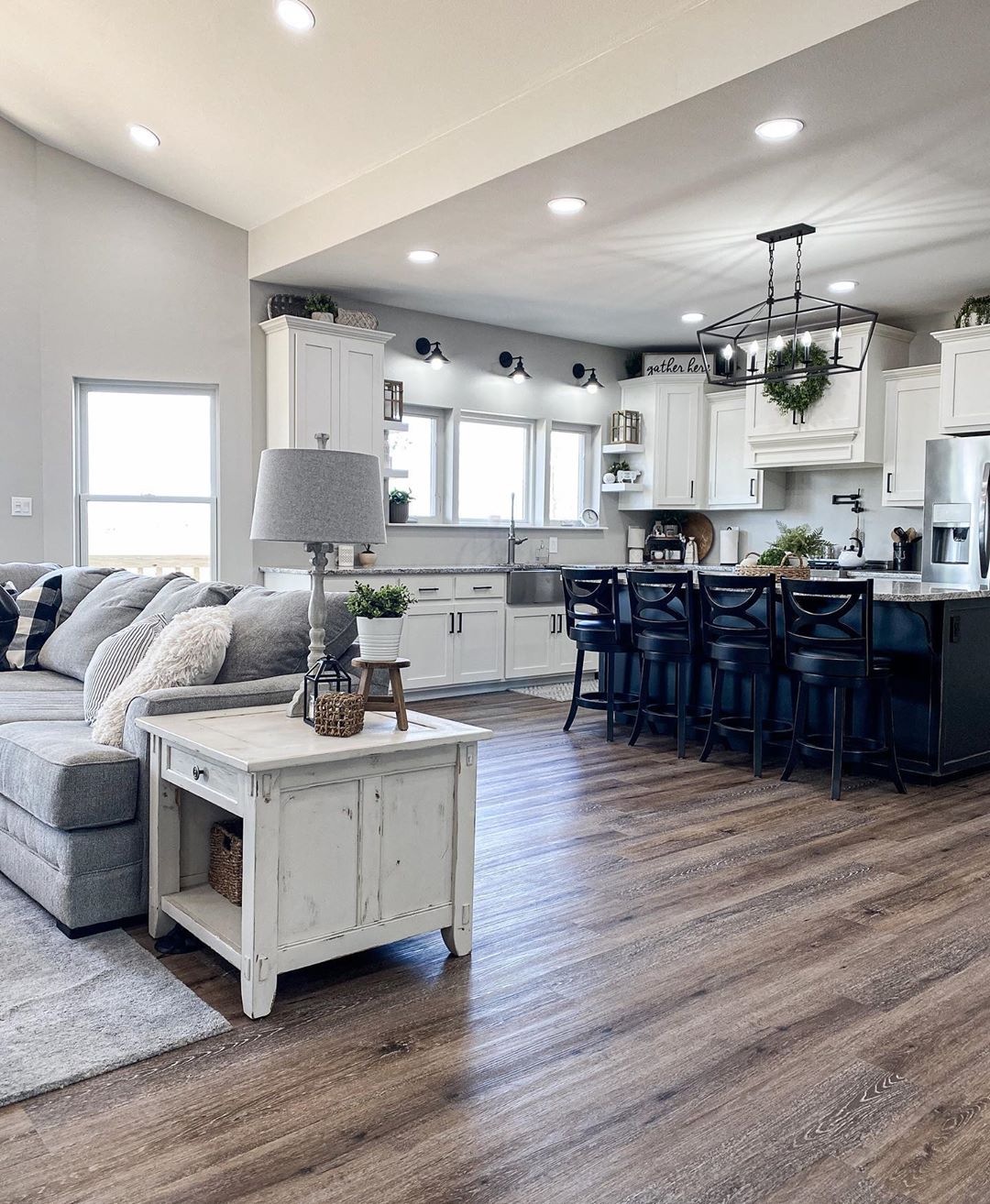 Home with open floor plan. Photo by Instagram user @bear_creek_farmhouse