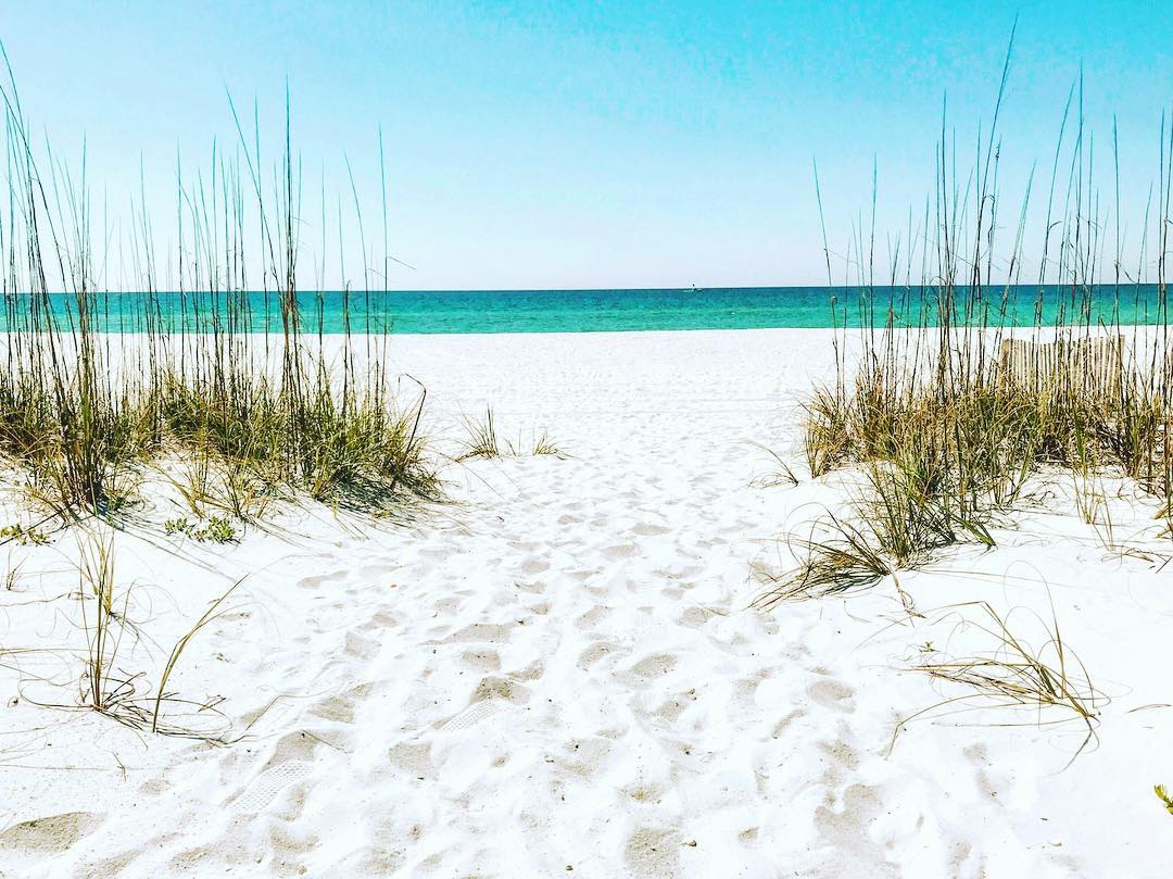 Sunny Day on the White Sand Beach at Pensacola Florida. Photo by Instagram user @rebelflicks