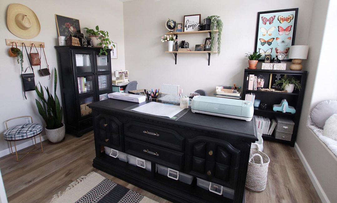 art room set up with totes for storage photo by Instagram user @thesimplescrapbook