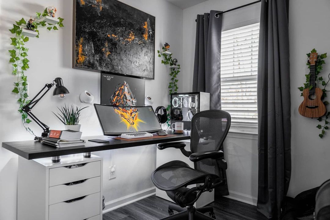 Gaming Room Set Up with a Large Desk Space Set Up. Photo by Instagram user @davidgopanchuk