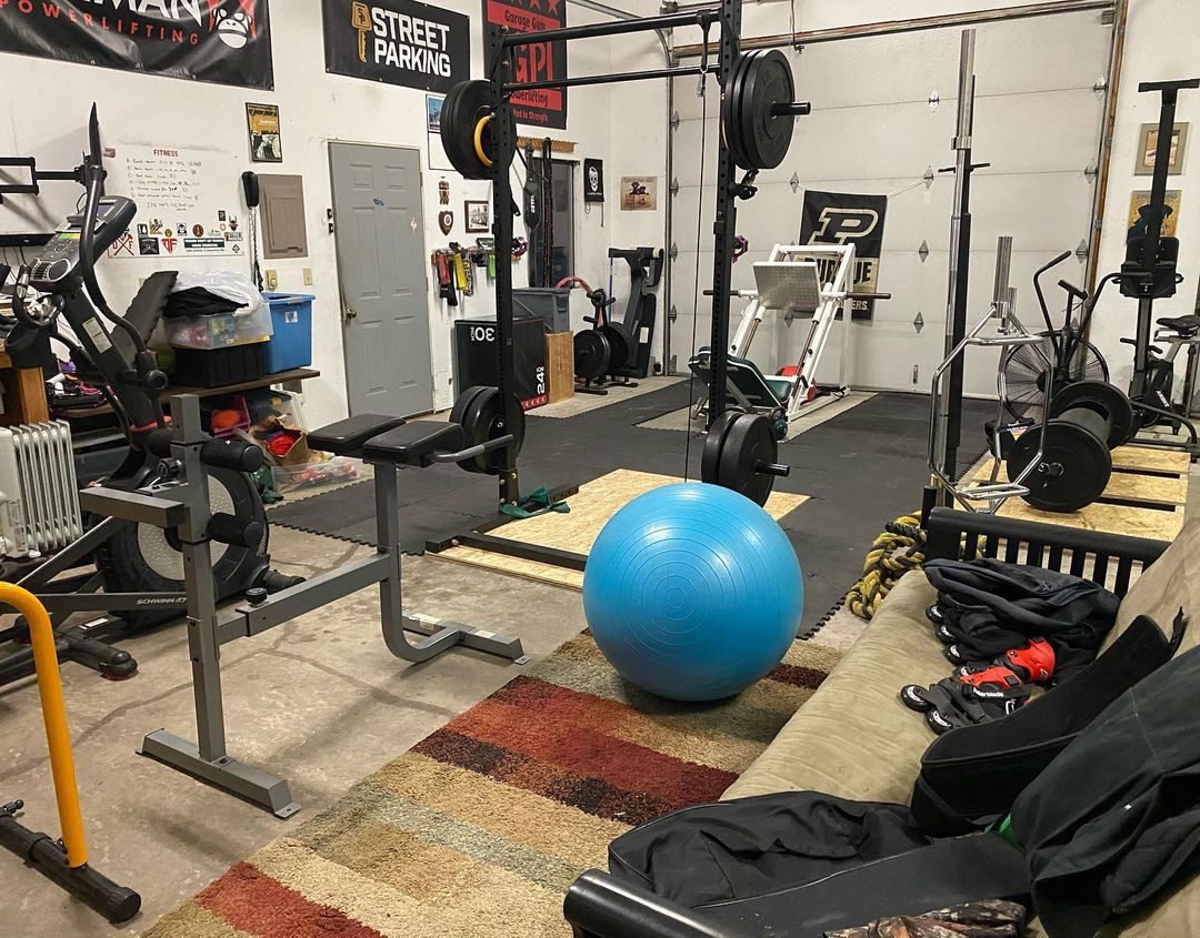 Home Gym Set Up in a Garage. Photo by Instagram user @dougerickson77