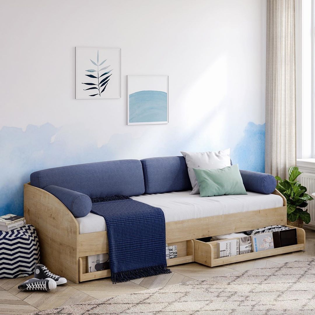 converted daybed with sliding storage underneath photo by Instagram user @cilekroom_detsky_nabytok