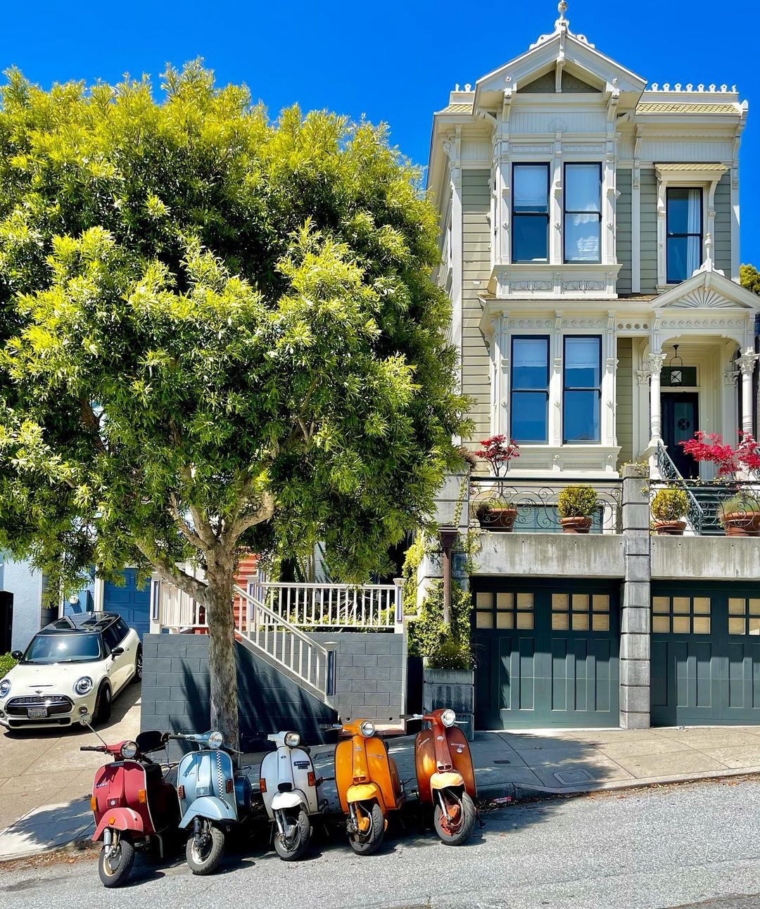 Scooters All Parked Outside an Apartment in San Francisco. Photo by Instagram user @allmyheartin.sf