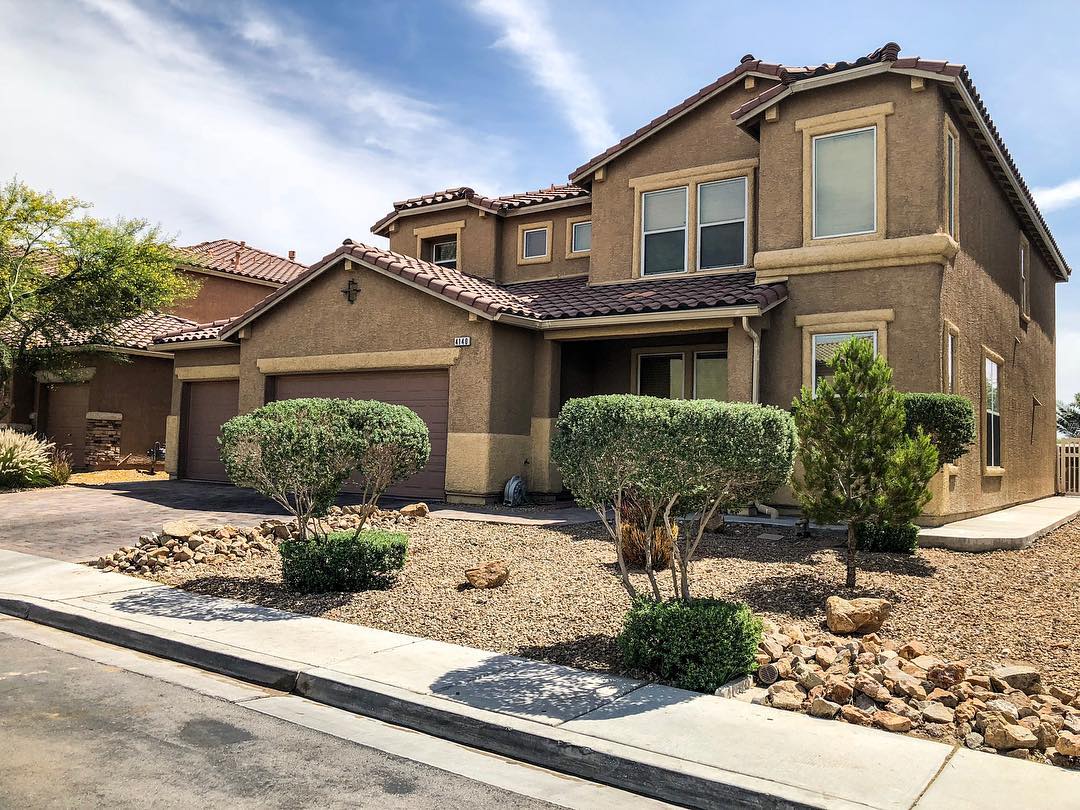 Large Single-Family Home in Summerlin, Las Vegas. Photo by Instagram user @landscapingproslv