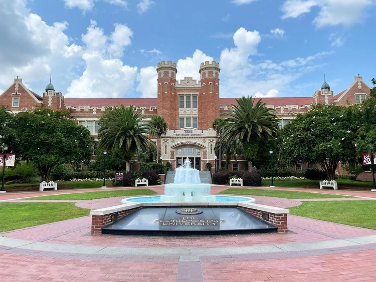 Photo fo the Fountain on the Florida State University Campus. Photo by Instagram user @nicogutierrezmusic