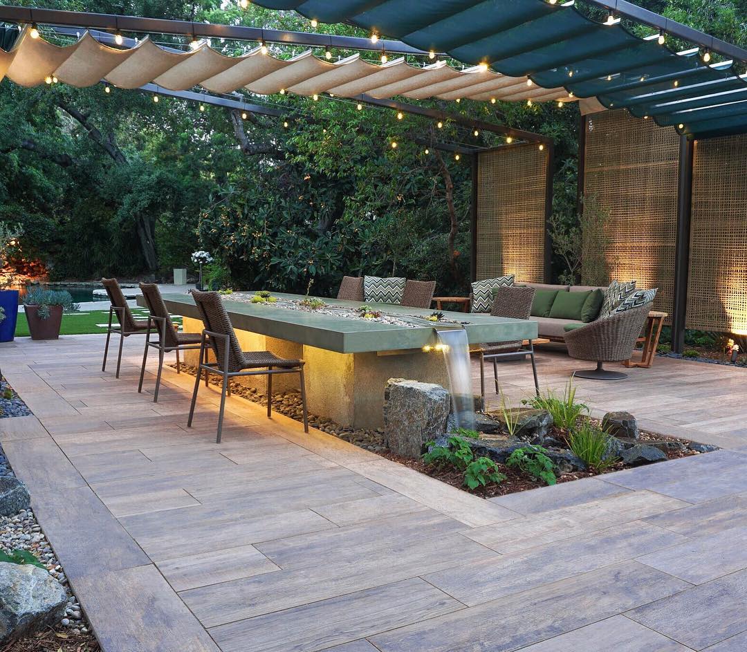 Outdoor table that turns into a waterfall. Photo by Instagram user @californiawaterscapes