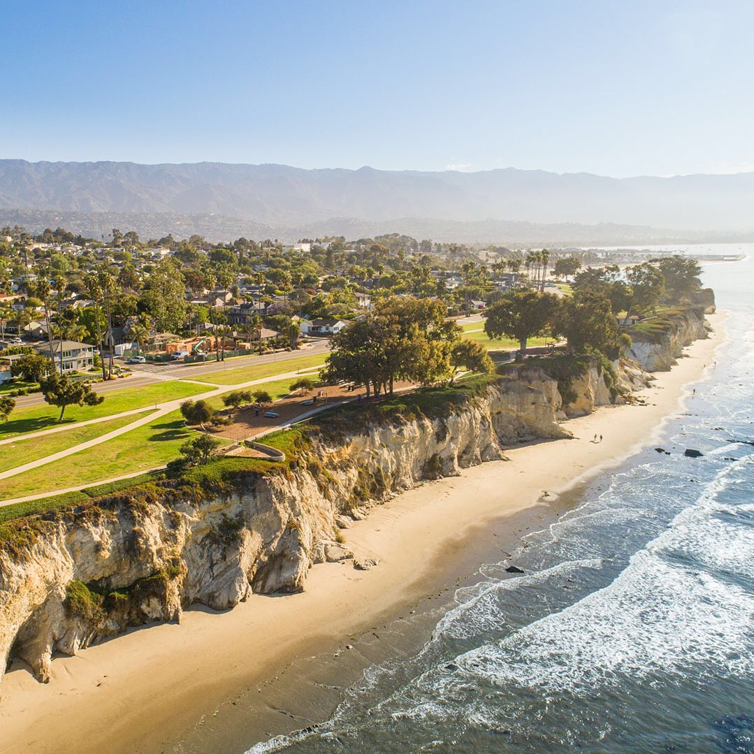 Beach below Shoreline Park in Santa Barbara California on sunny summer day | Photo by Instagram user @chuckplace