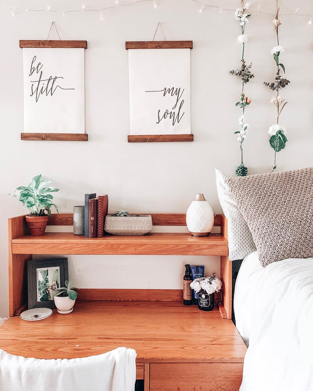 Small Dorm Space with a Hutch Desk. Photo by Instagram user @alysse.armstrong