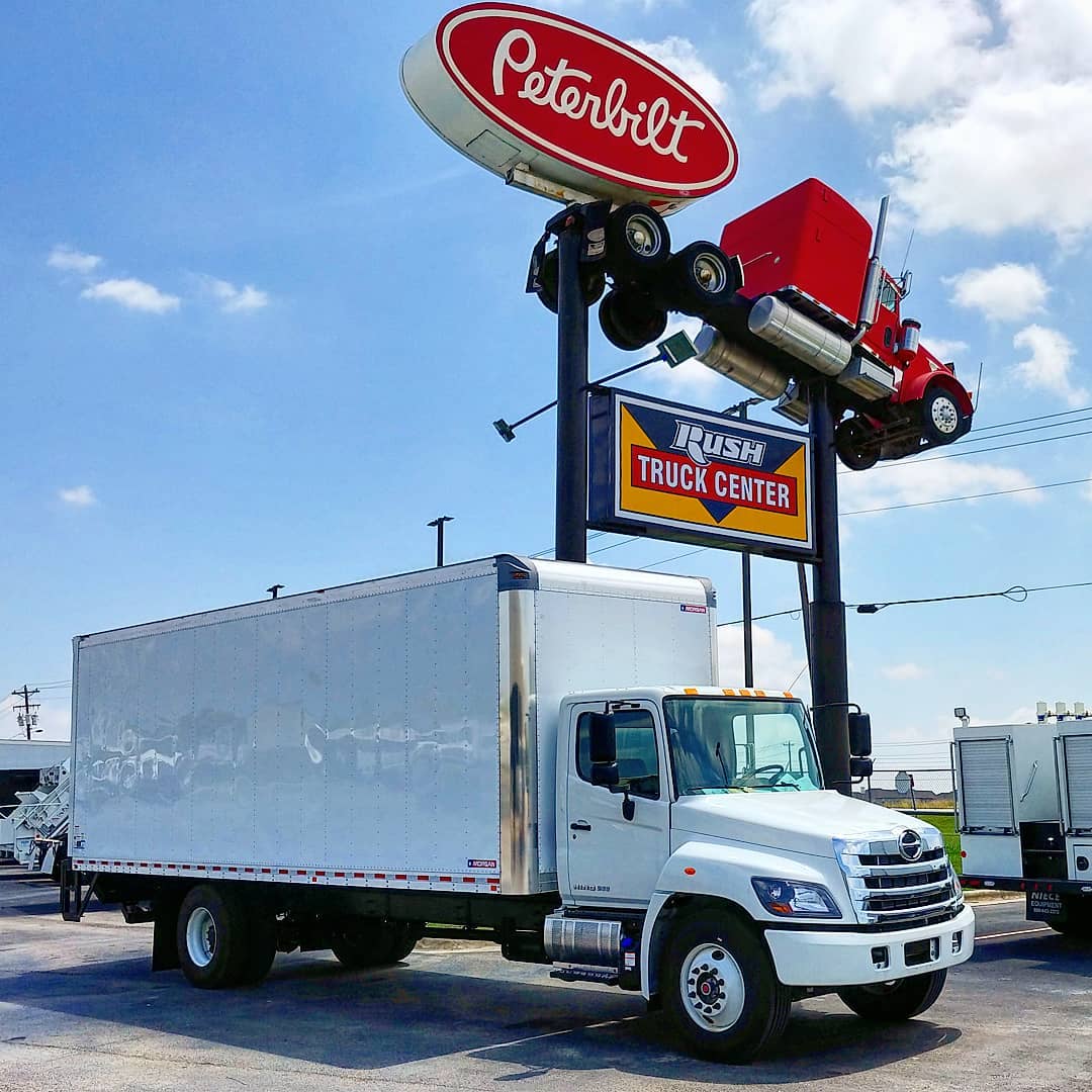 Moving truck at truck stop. Photo by Instagram user @longhornrentalsbuda