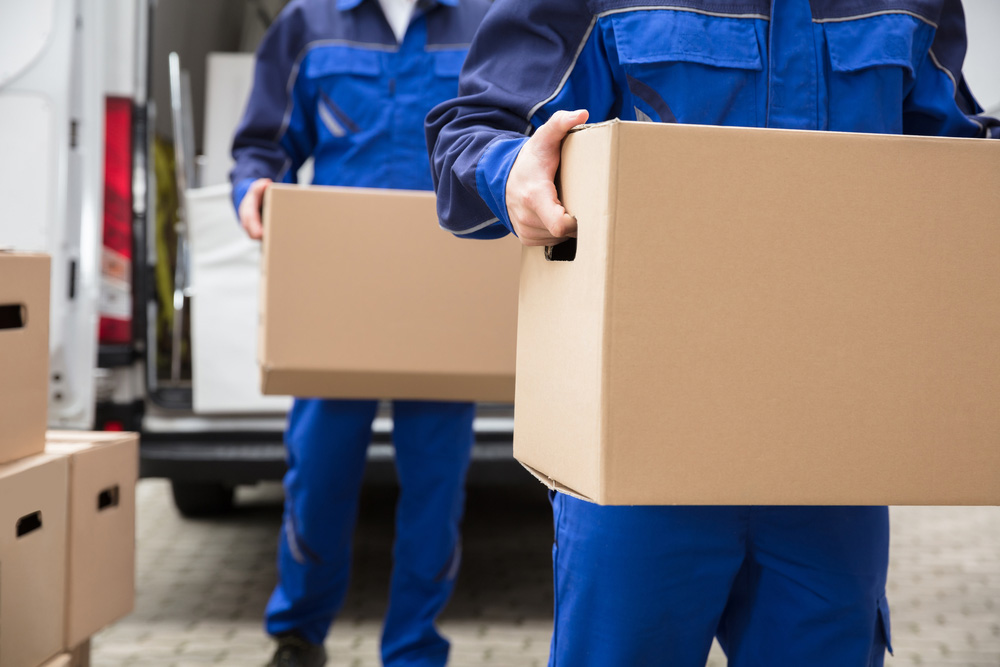 Should You Hire Movers for Your Cross-Country Move? | Extra Space Storage