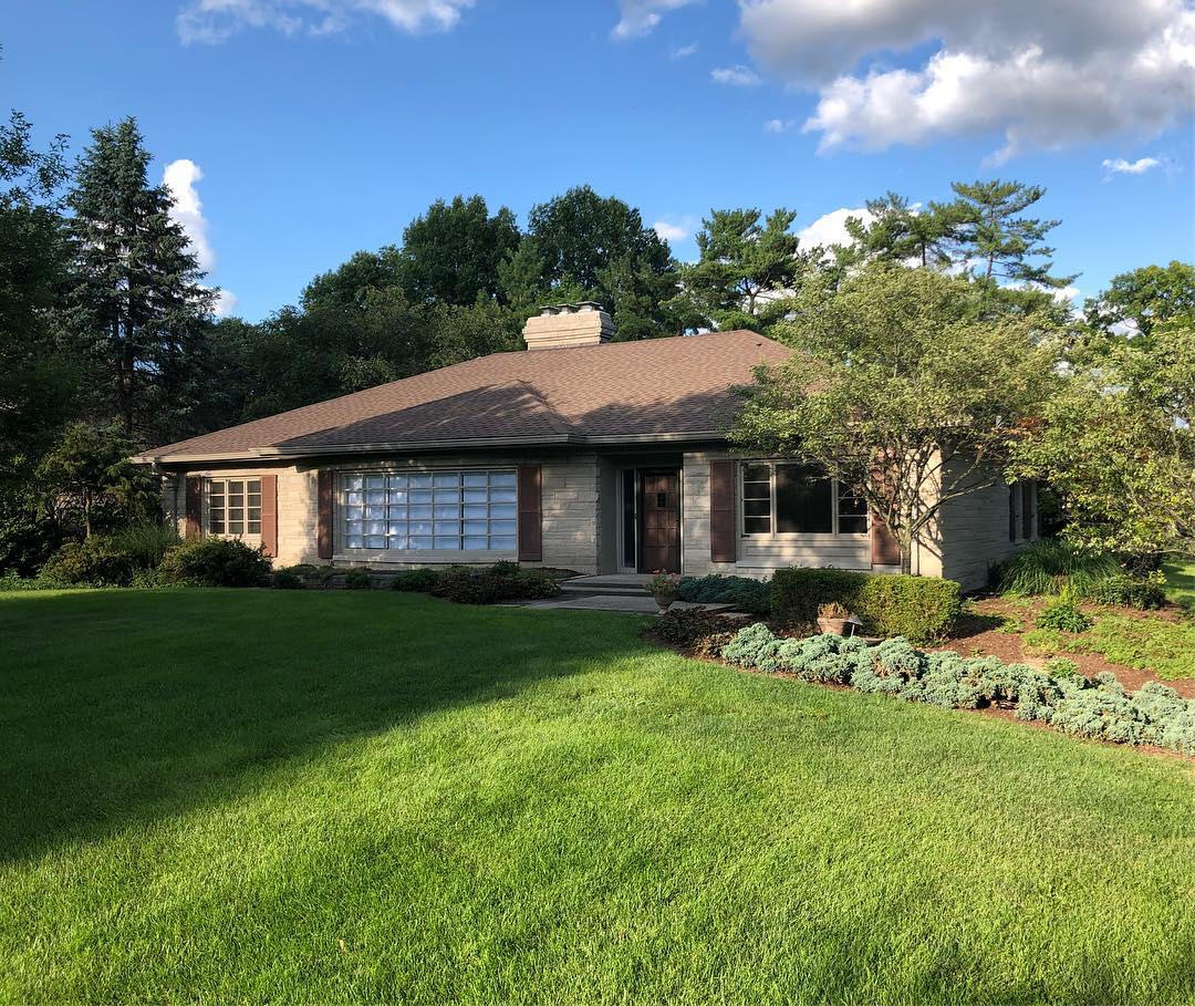 Ranch-Style Home in Meridian Hills, Indianapolis. Photo by Instagram user @pfmroofs