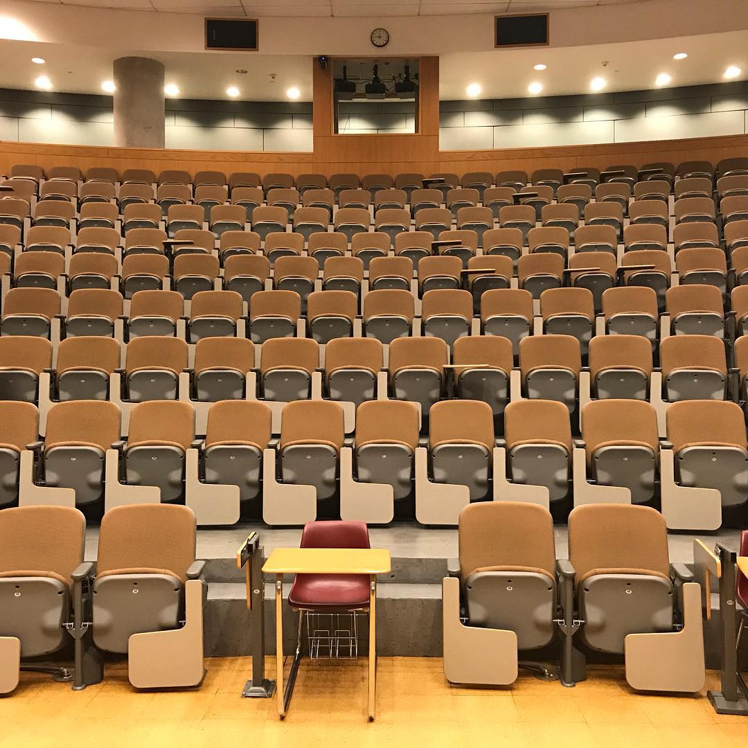 Empty College Lecture Hall. Photo by Instagram user @peerless155