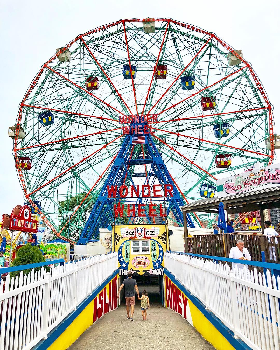 Large Wonder Wheel ferris wheel at Coney Island Photo by Instagram user @misschloenyc