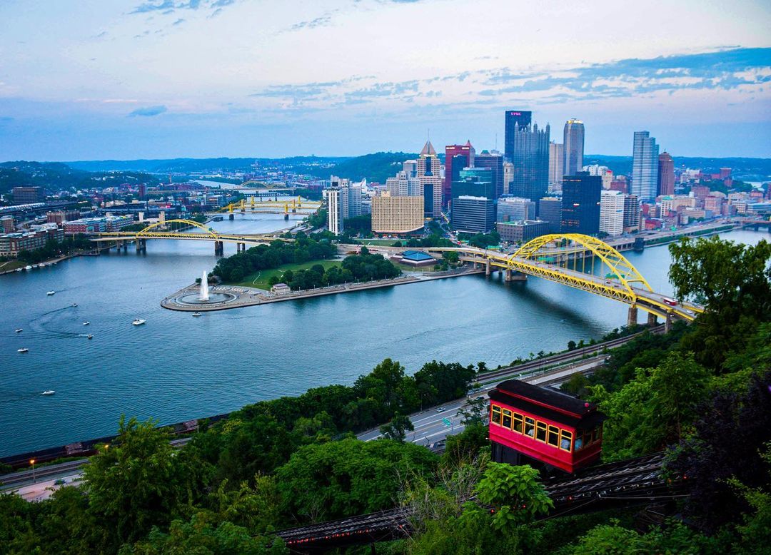 Skyline view of Pittsburgh, PA. Photo by Instagram user @johndyephotographs