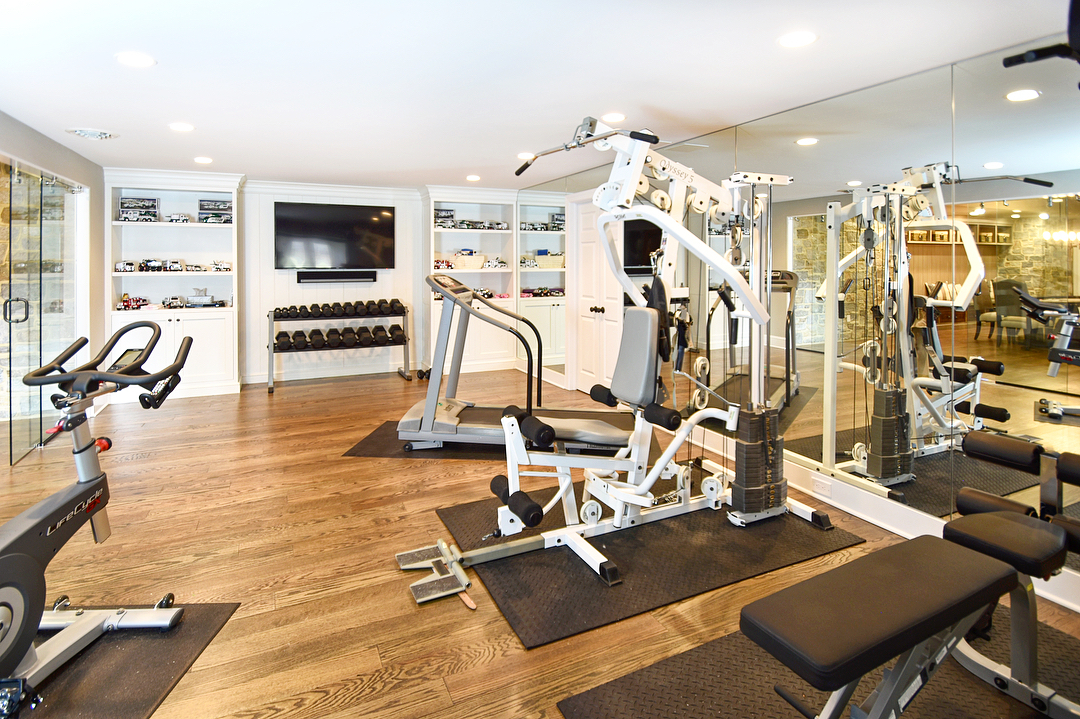 home gym space with weights and mirrors photo by Instagram user @gardner.fox