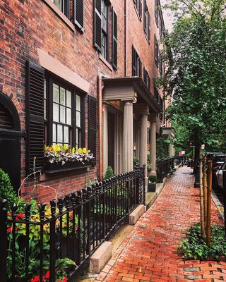 Brownstone Apartments. Photo by Instagram user @jcthiel