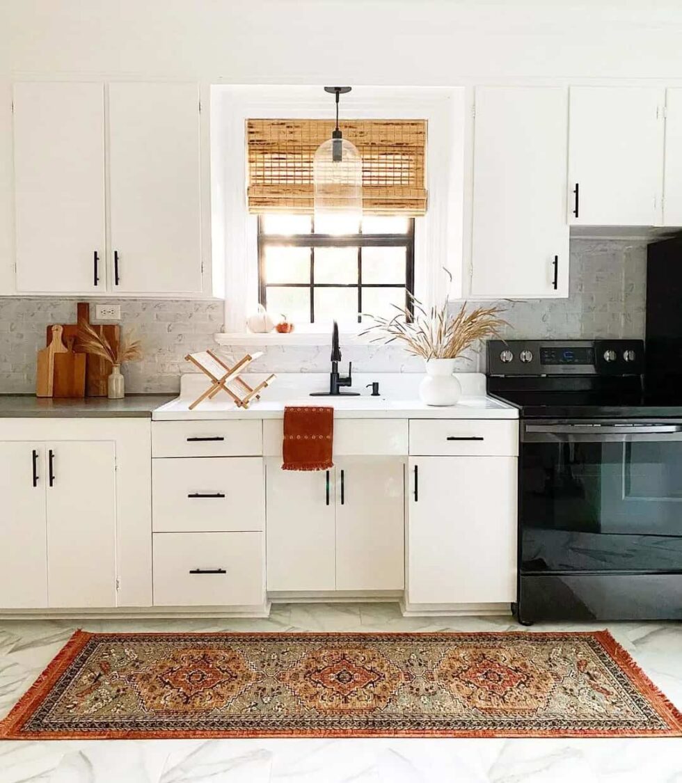 Advice for New Minimalists: 12 Lifestyle Tips from Minimalism Pros