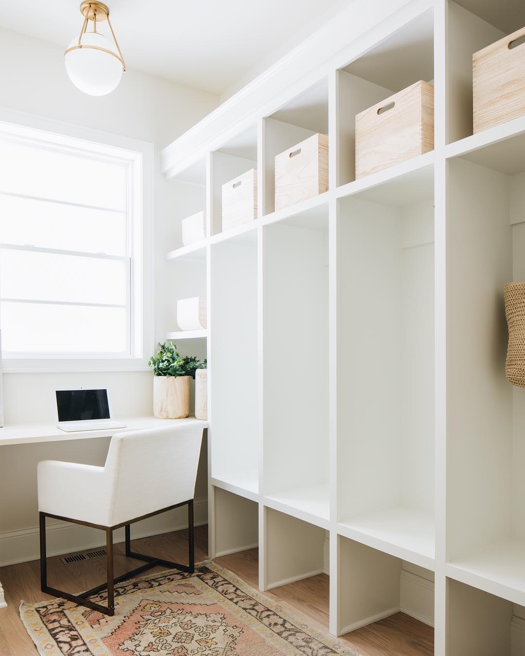 Desk in mudroom. Photo by Instagram user @stofferphotographyinteriors