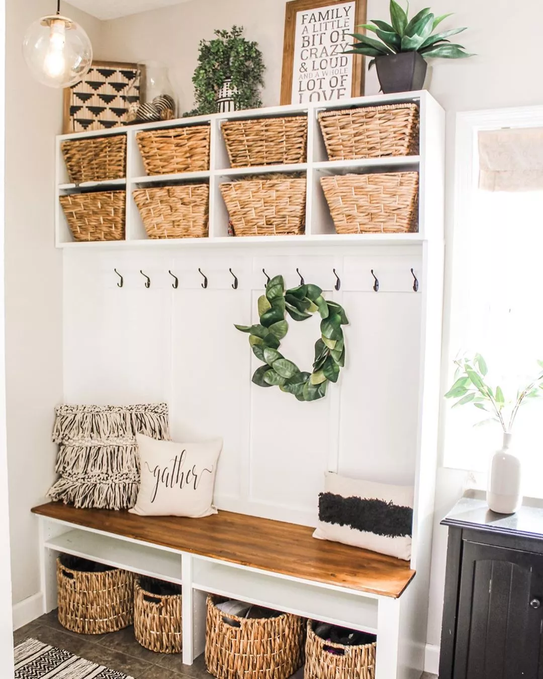 ENTRYWAY AND MUDROOM - CustomClosetMaid