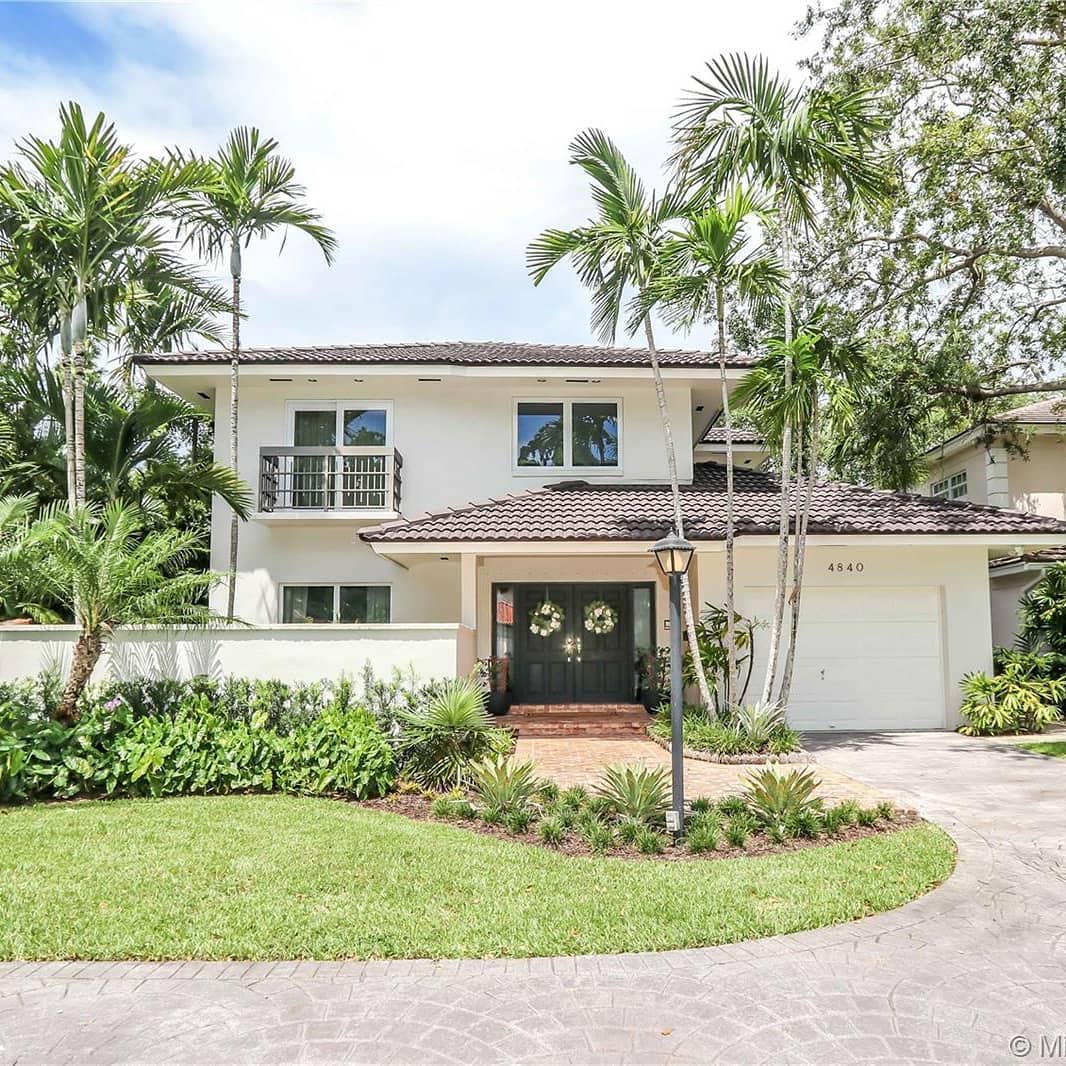 Upscale Two Story Home in Coral Gables, Florida. Photo by Instagram user @alexa_realestate