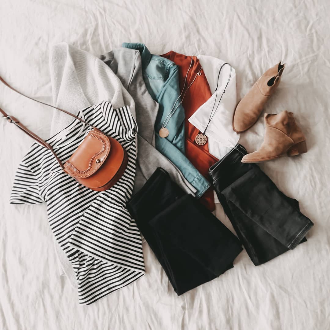 Capsule wardrobe items. Photo by Instagram user @frolleinfink