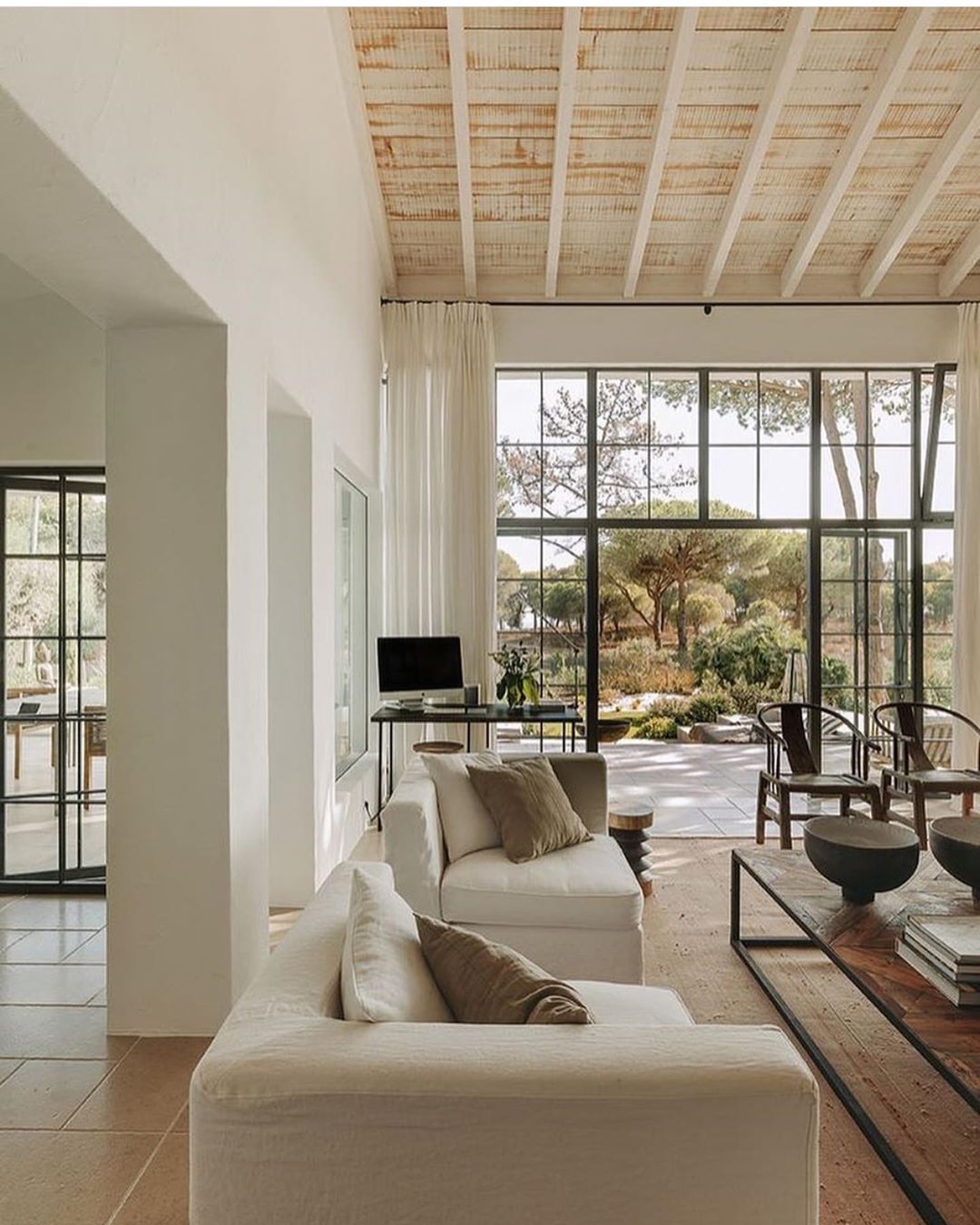 Minimalist luxury home with good natural light. Photo by Instagram user @ashleytstark