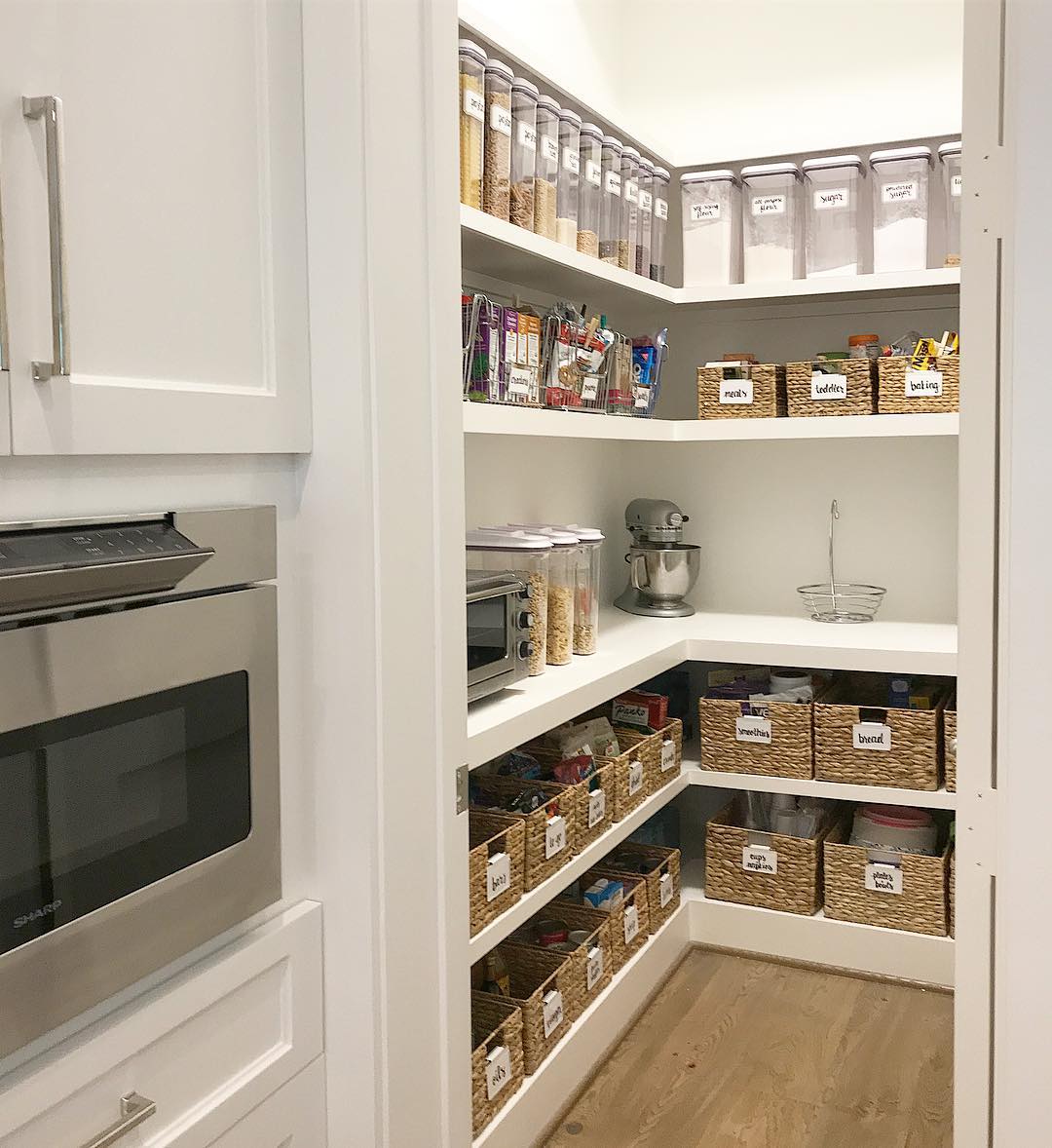 Organized kitchen pantry. Photo by Instagram user @organizedlifedesign