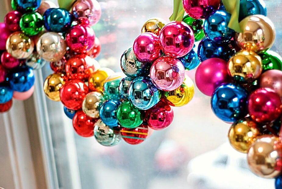 Window Hanger Decoration Made out of Christmas Ball Ornaments. Photo by Instagram user @prettyquirkyblog