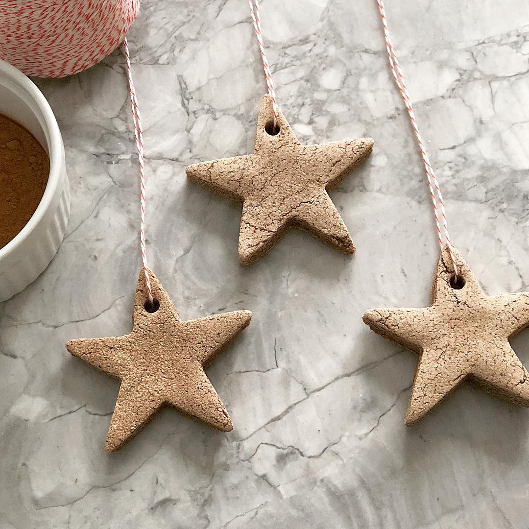 DIY Star Christmas Tree Ornaments. Photo by Instagram user @craftbash_unglued