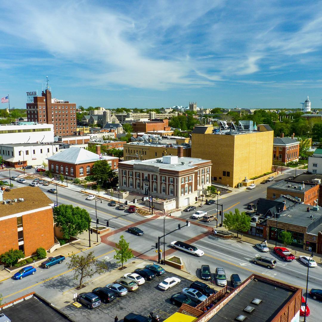 Columbia missouri downtown photo by Instagram user @como.gives