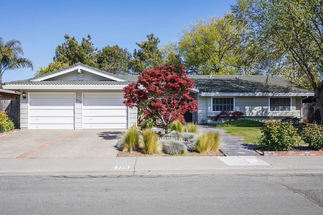 Large Single-Story Family Home in Pocket, Sacramento. Photo by Instagram user @luannshikashoteam