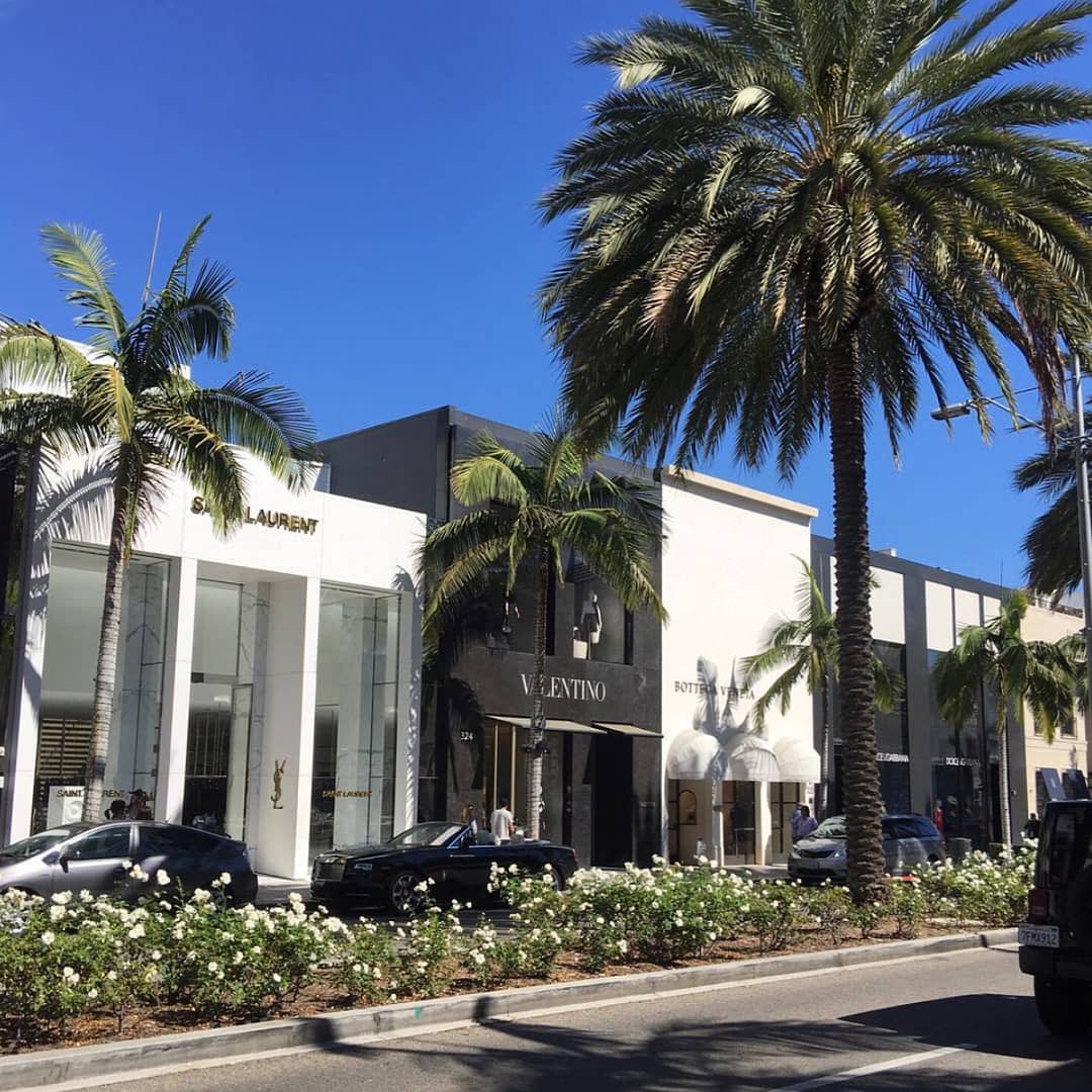 Shops Lined on Rodeo Drive. Photo by Instagram user @rodeodrive