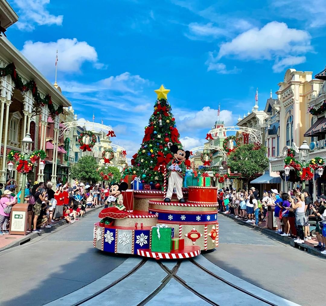 Christmas Parade at Disney World in Orlando, FL. Photo by Instagram user @jennymmtravels
