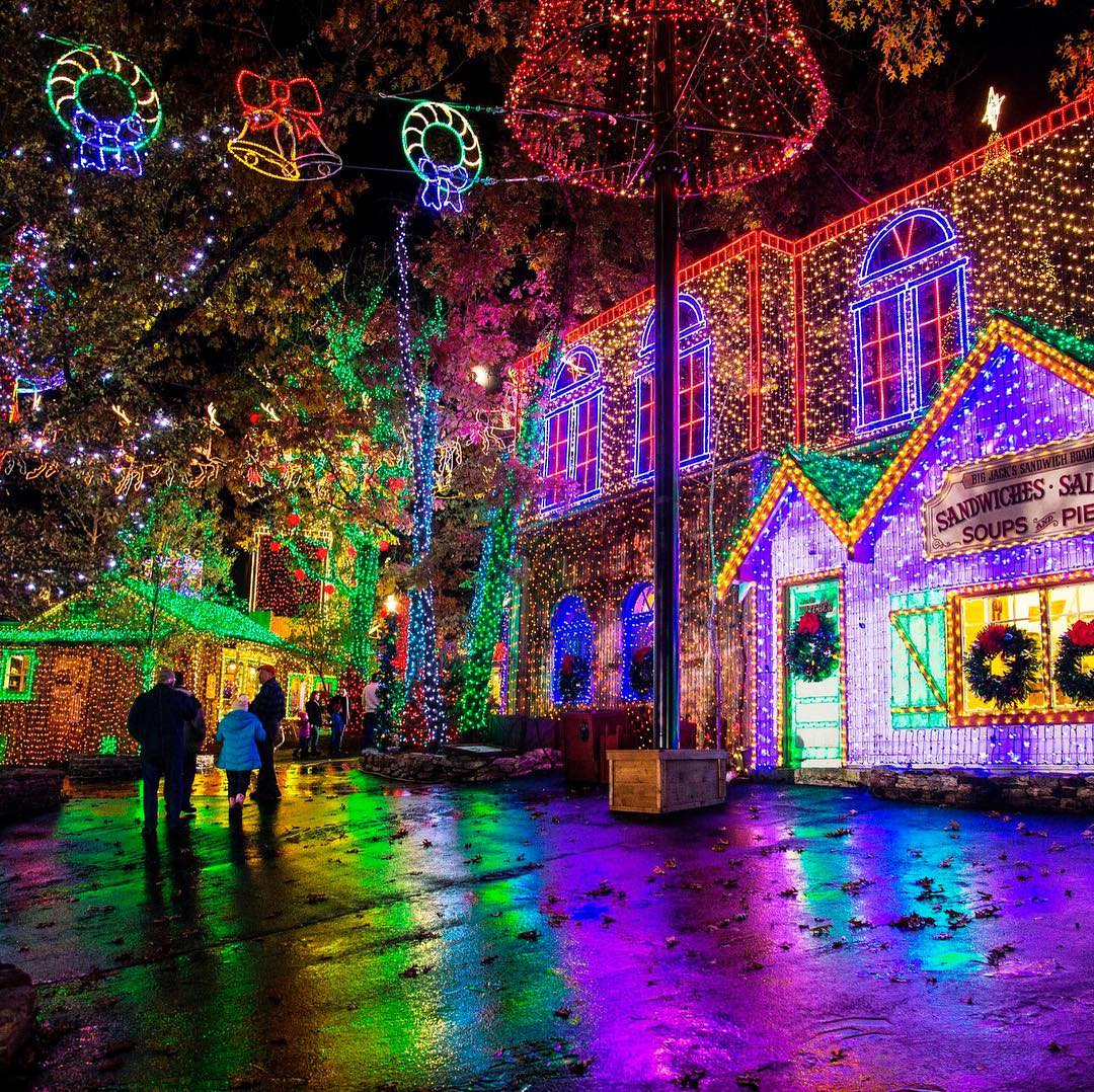 25 Best Christmas Towns in the U.S. to Spend the Holiday Season