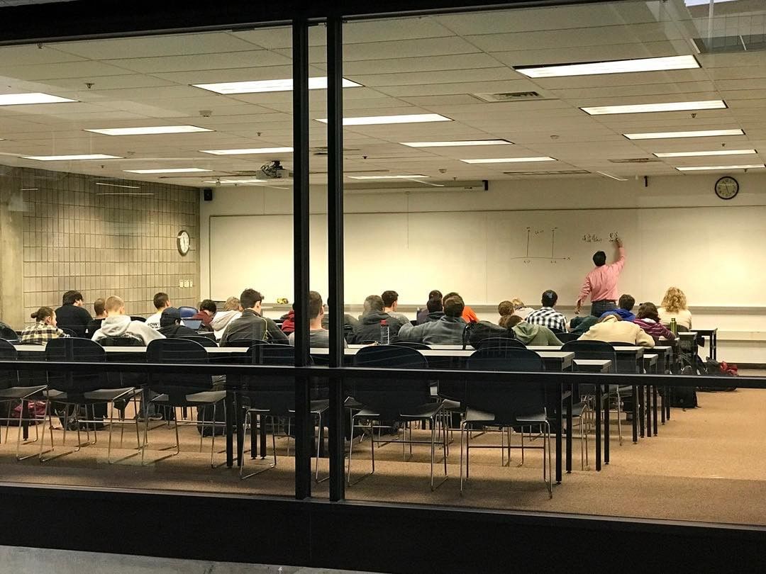 Man Teaching a College Night Course. Photo by Instagram user @ritscience