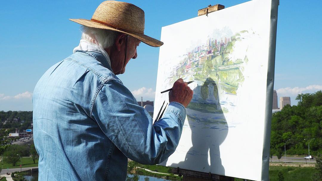 Elderly Man Painting a Portrait Outside. Photo by Instagram user @tengiainc