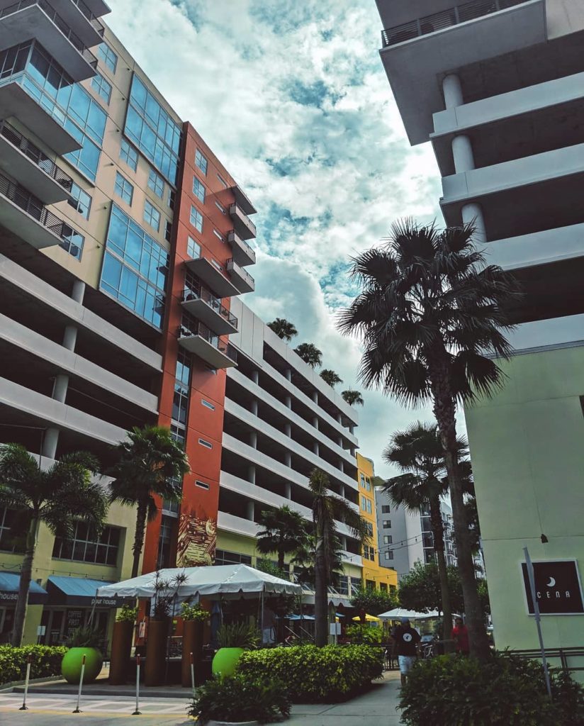 6 Safe, Affordable Neighborhoods in Tampa Extra Space Storage