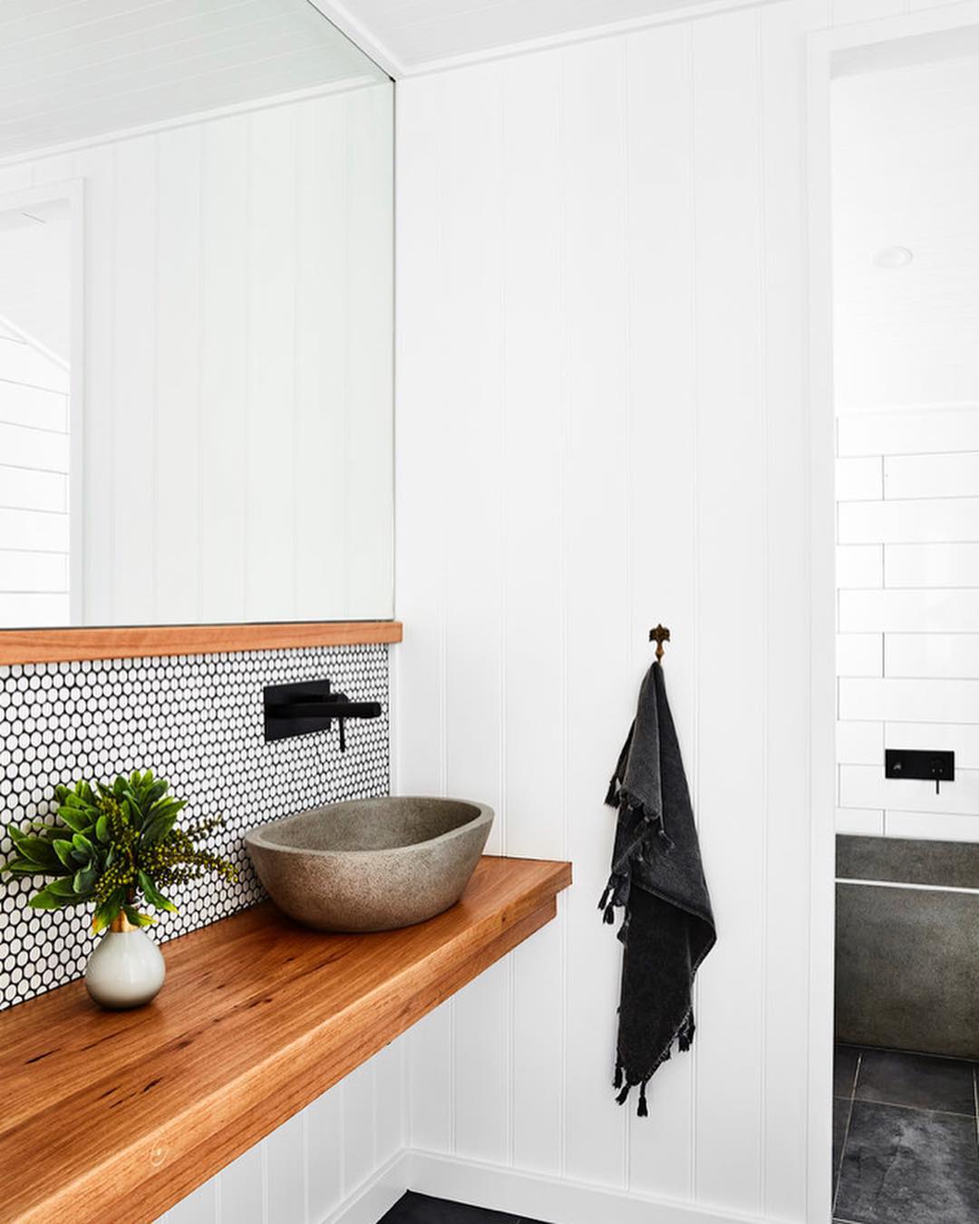 Modern minimalist bathroom. Photo by Instagram user @novocastrianbathroomsolutions