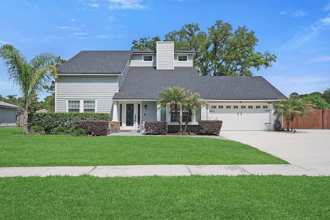 Ranch-style home with a neat lawn in Mandarin, Jacksonville. Photo by Instagram user @pathwaystohomeownership.