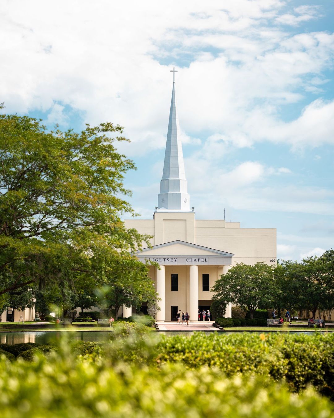 The white chapel located at Charleston Southern. Photo by Instagram user @charlestonsouthern