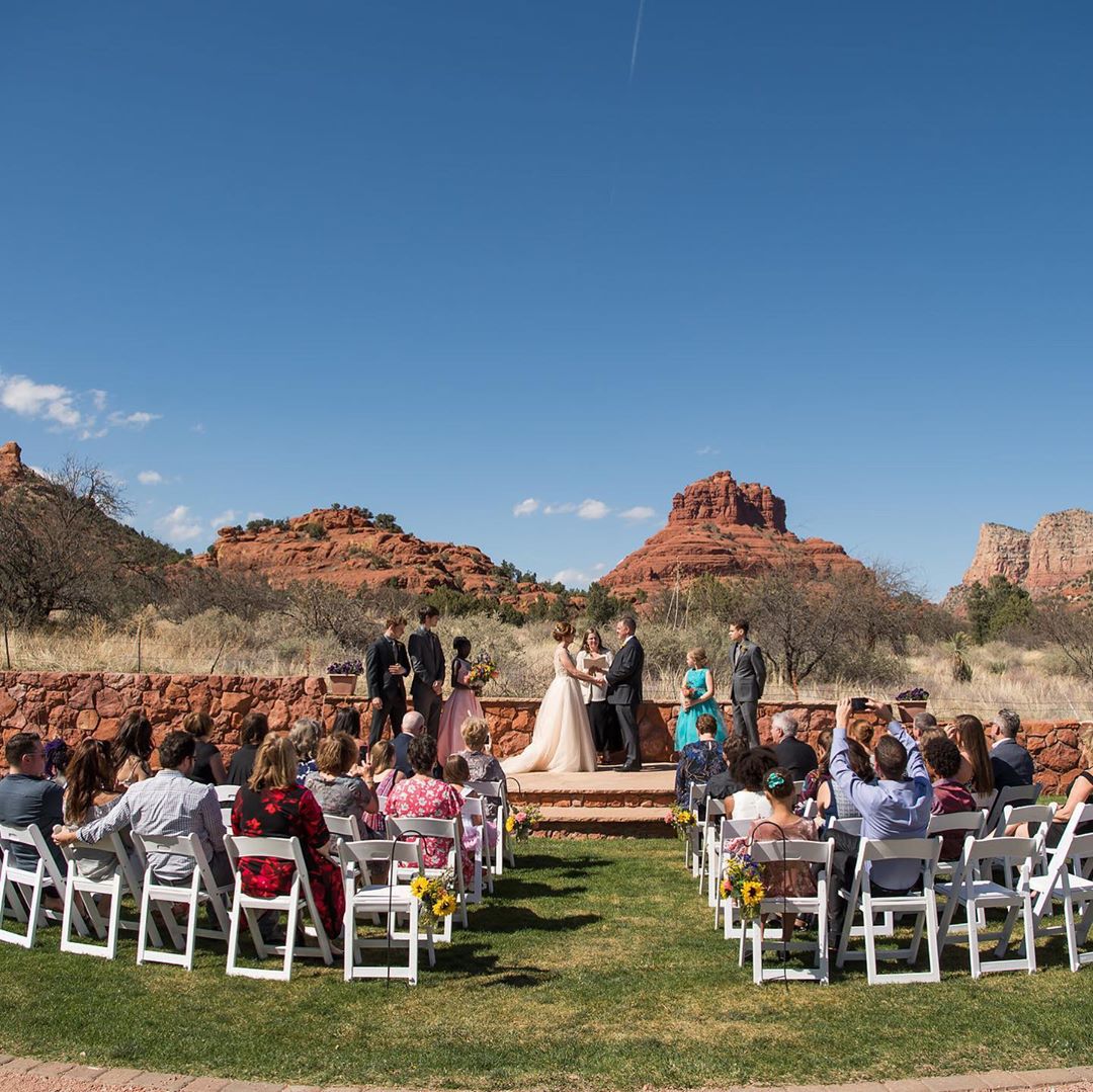 Wedding on the Red Agave Resort in Sedona. Photo by Instagram user @weddings_in_sedona