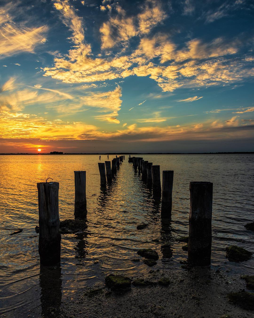 photo looking out on water from edgewater drive photo by Instagram user @damon_powers