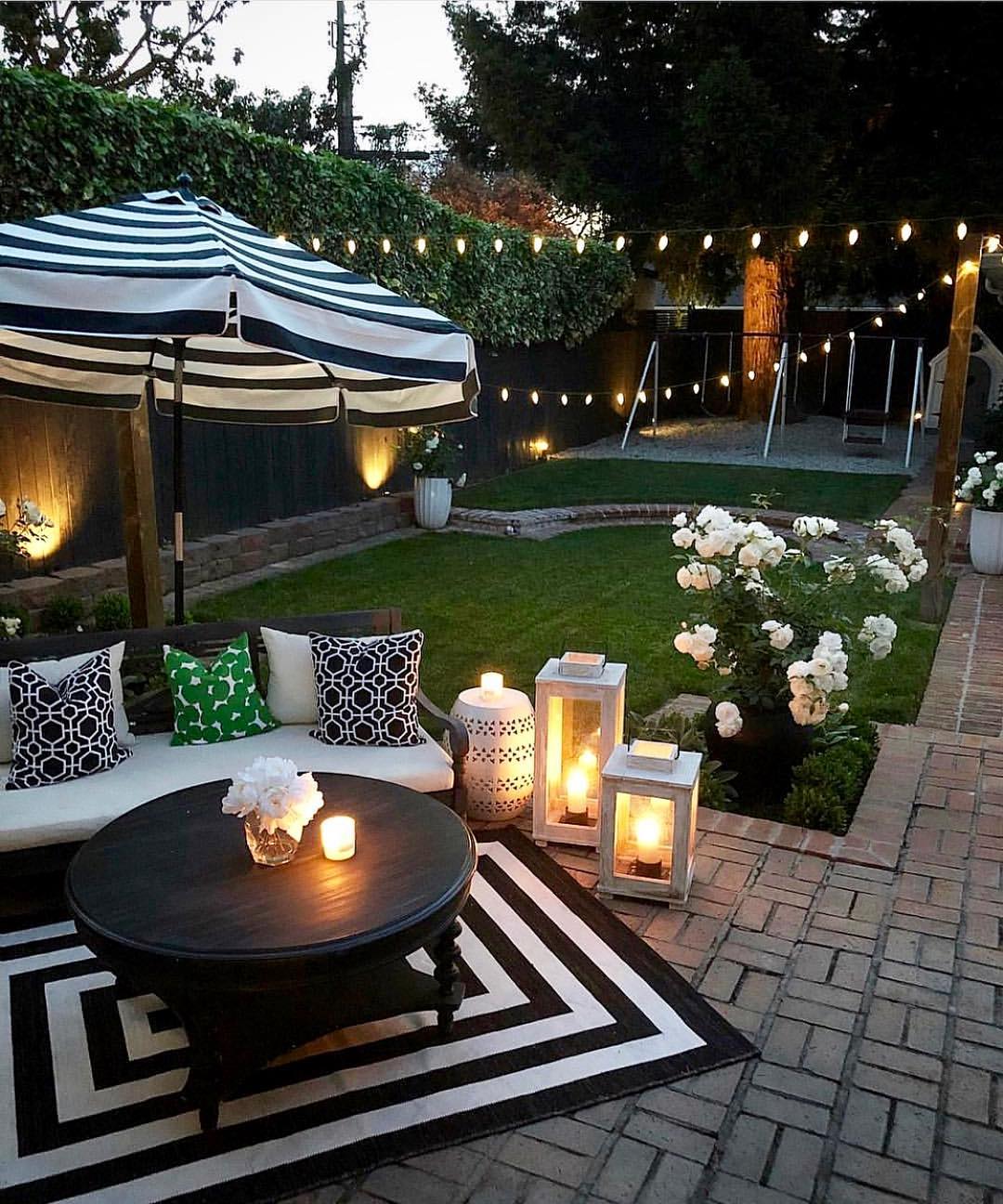 Outdoor Living Room in the Backyard. Photo by Instagram user @therealmlandreth59