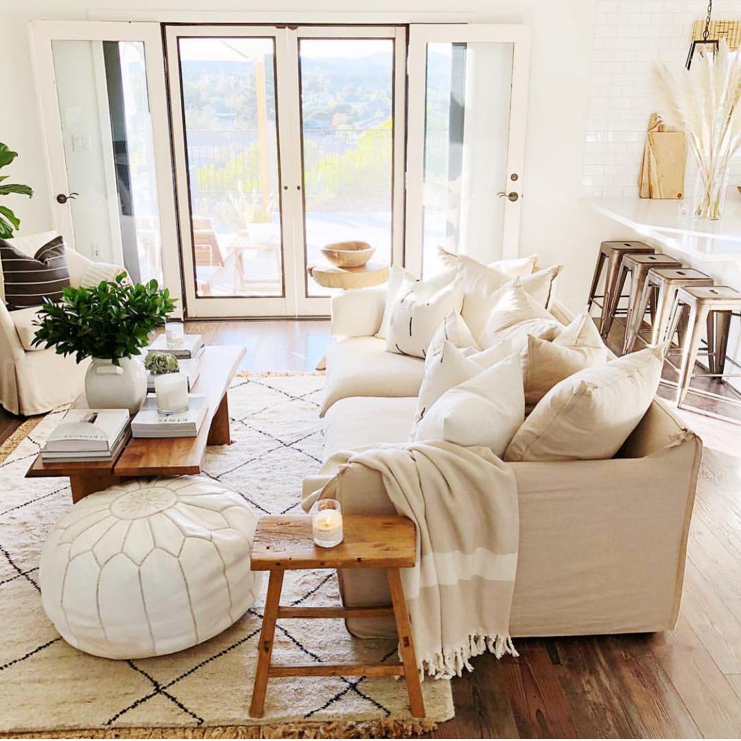 Living Room with Unified, Muted Color Scheme. Photo by Instagram user @tenleyhardt