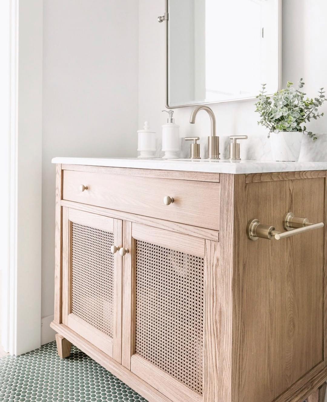 Sustainable bathroom vanity. Photo by Instagram user @sustainable9