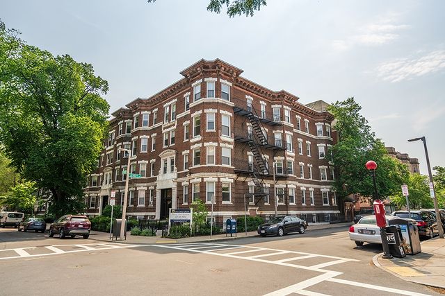 Fenway-Kenmore Apartment. Instagram Photo by @thecopleygroup