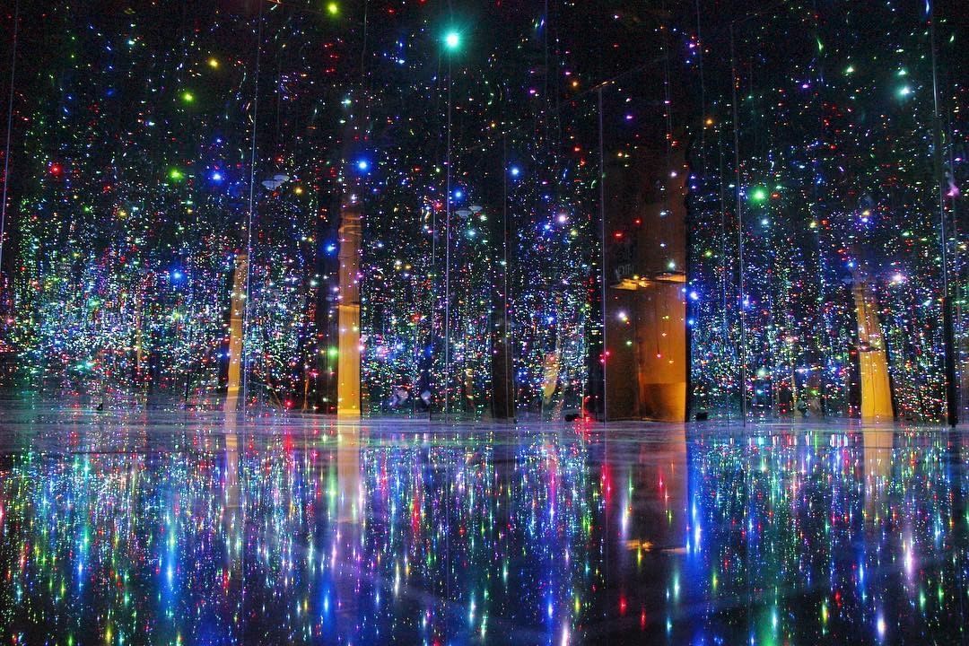 Art installation of multi colored twinkle lights at the Phoenix Art Museum. Photo by Instagram user @kiana_duran