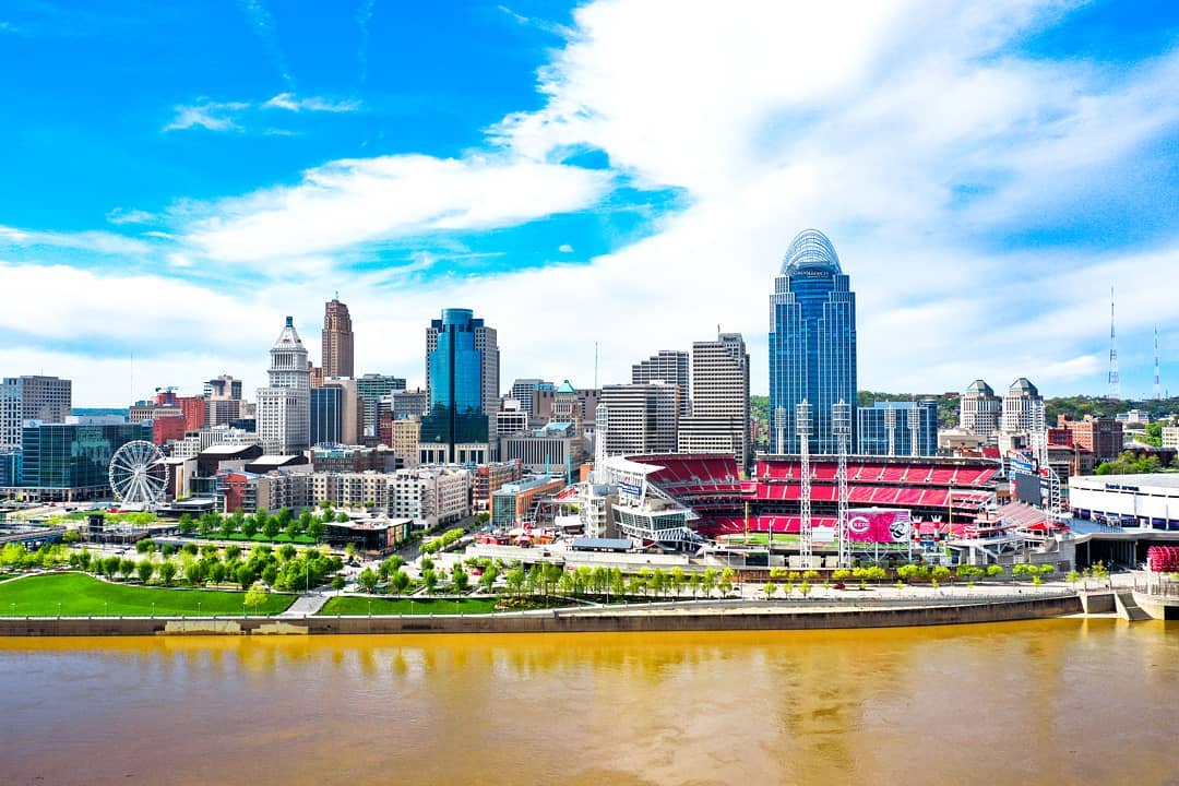 Skyline of downtown Cincinnati on a sunny day. Photo by Instagram user @powdered_donuts